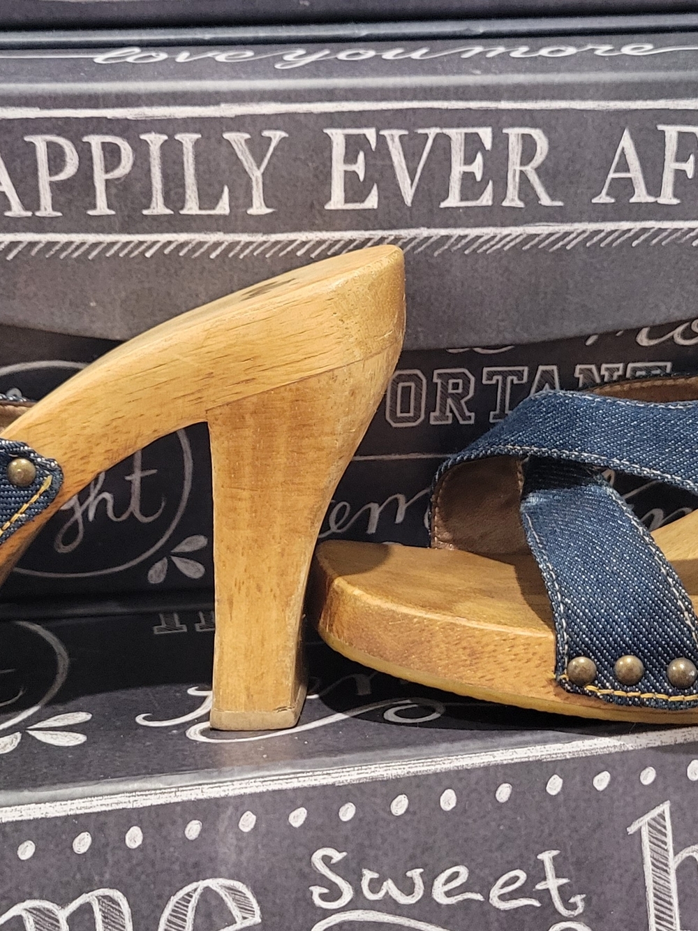 Candie's Y2k Blue Denim Crisscross Wooden-Style Sandals - Picture 5 of 11